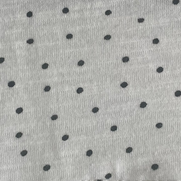 CeCe Ditsy Dot Tiered T-shirt. Pre-owned. - Picture 7 of 8